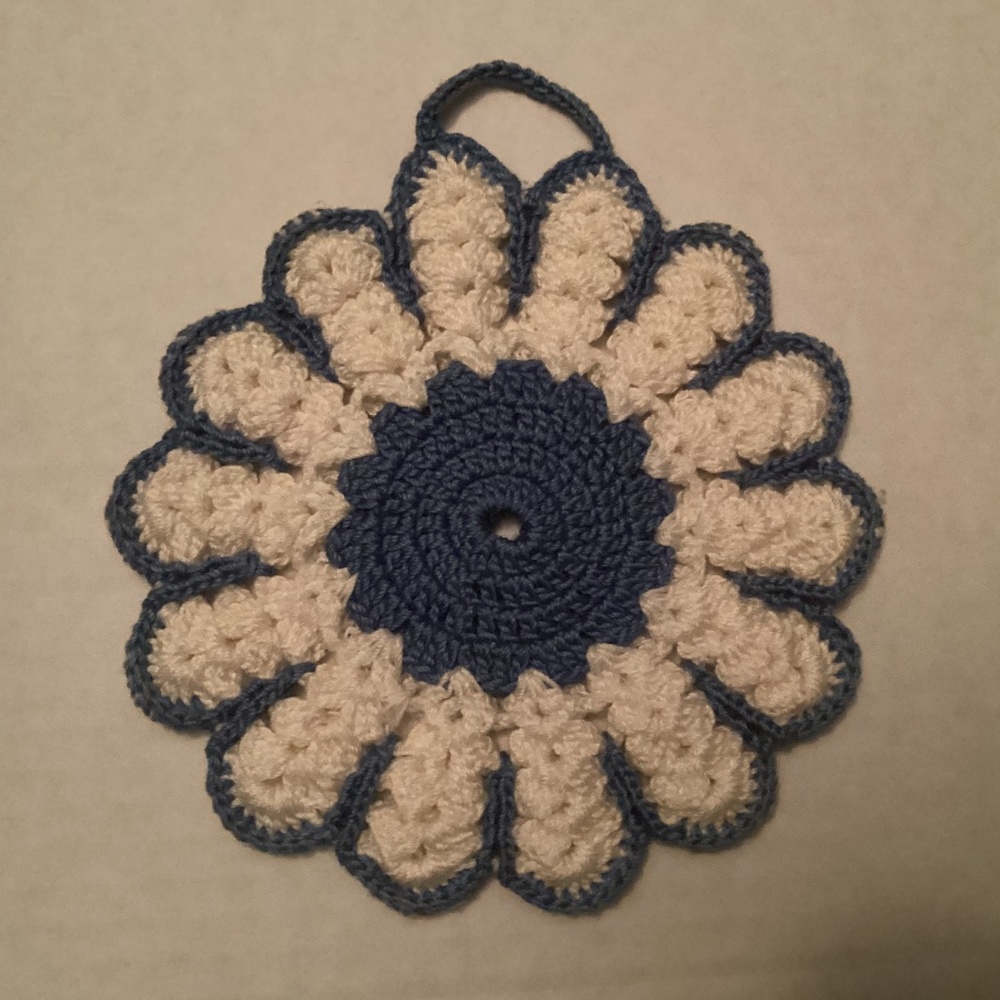 Crotchet blue and white pot holder
